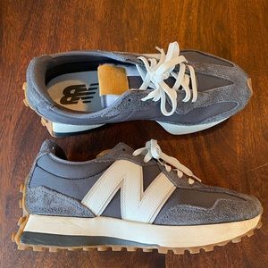 New Balance 327 ‘Magnet Gum' Womens